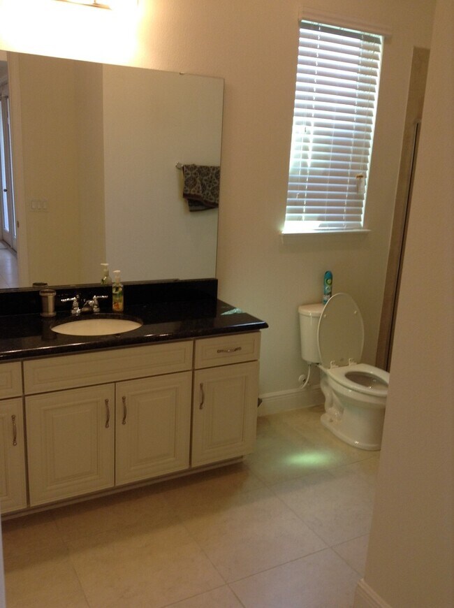 Building Photo - Spectacular  5/4 with 3 car garage home in Winter Garden