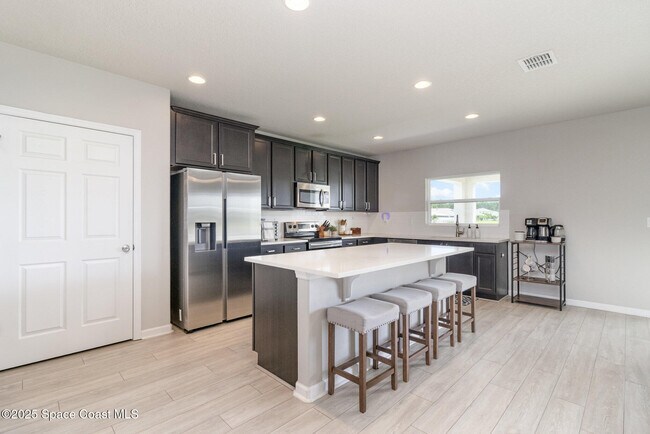 Building Photo - 779 Corbin Cir SW