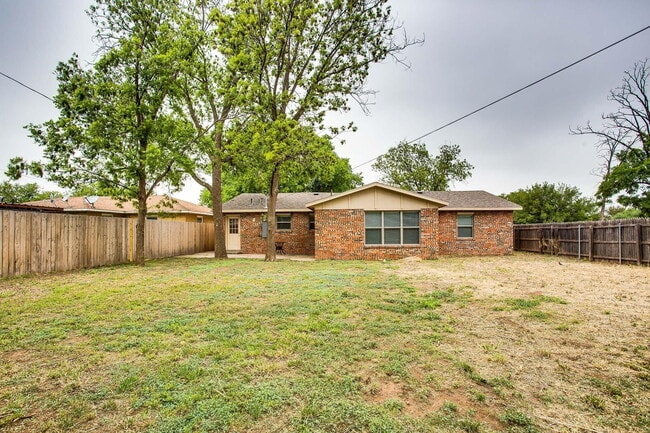 Building Photo - 3207 37th St