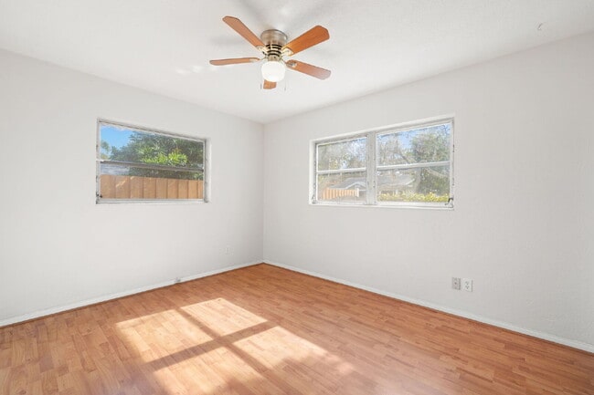 Building Photo - 5107 26th Ave S