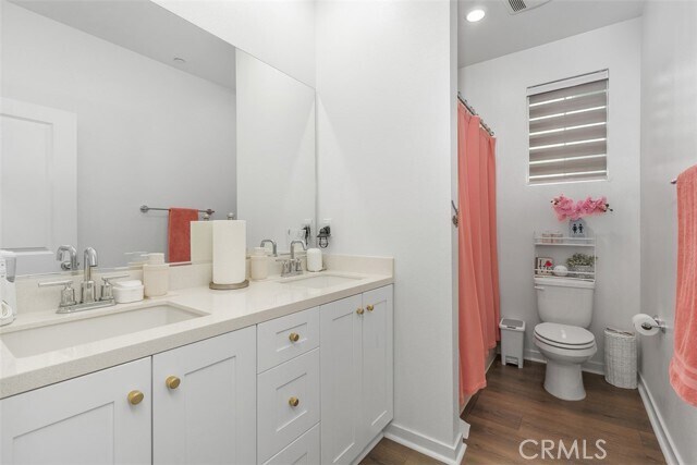 Building Photo - 32600 Manhattan Ave