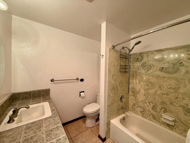 Building Photo - 9042 Monument Dr