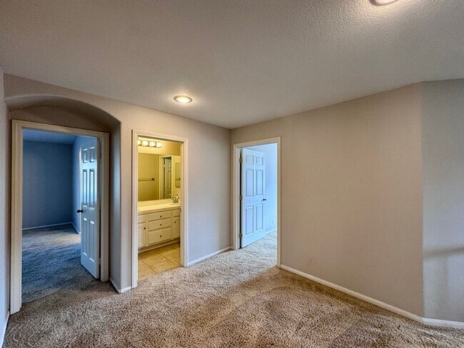 Building Photo - Beautiful 4 bedroom Temecula home sitting ...