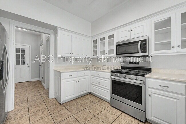 Building Photo - 1525 W Deane St