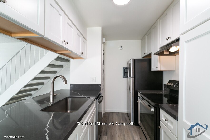 Building Photo - 302 N 2nd St