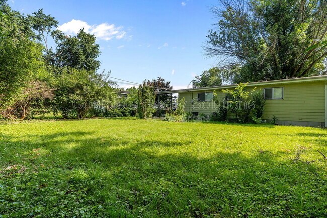 Building Photo - 560 Bardot Dr