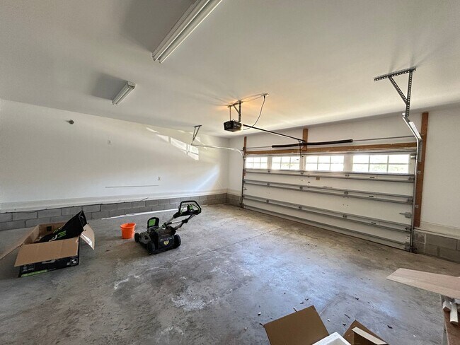 Building Photo - Oak Ridge at Plantation Landing | 4 Bedrooms, 3 Baths