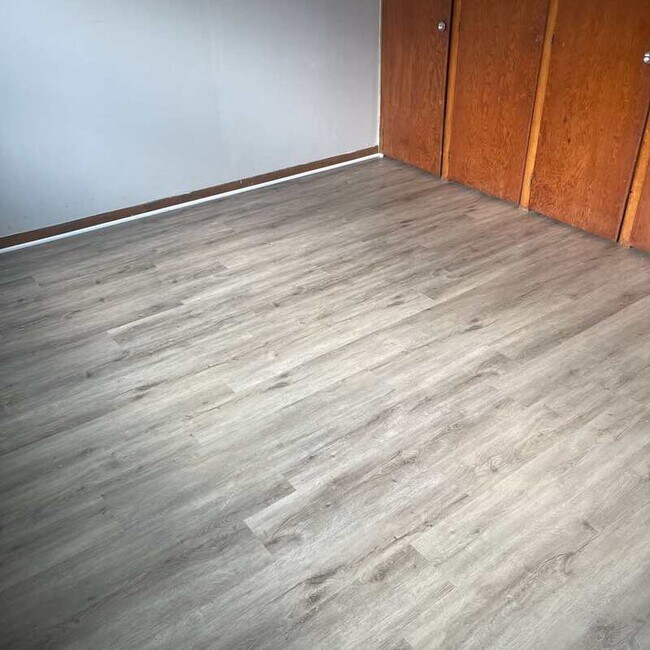 Building Photo - 3233 W 50th St