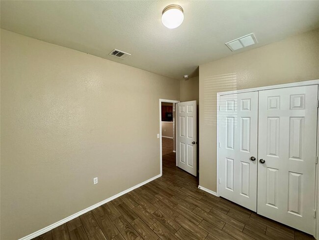 Building Photo - 5716 Knoll Pines Pass
