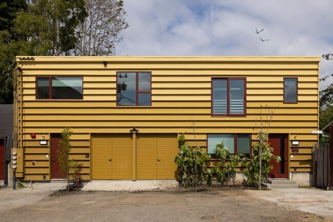 Building Photo - 929 Grace Ave