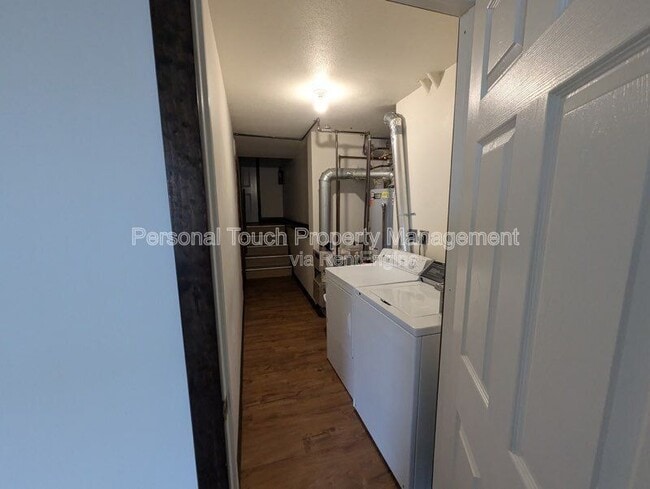 Building Photo - 541 2nd St N