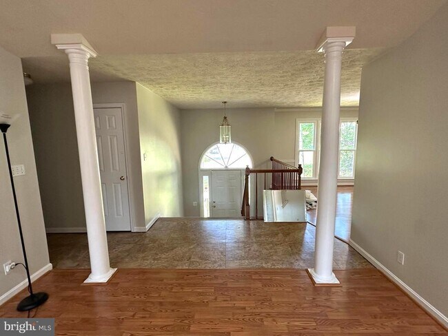 Building Photo - 6316 Forest Grove Dr