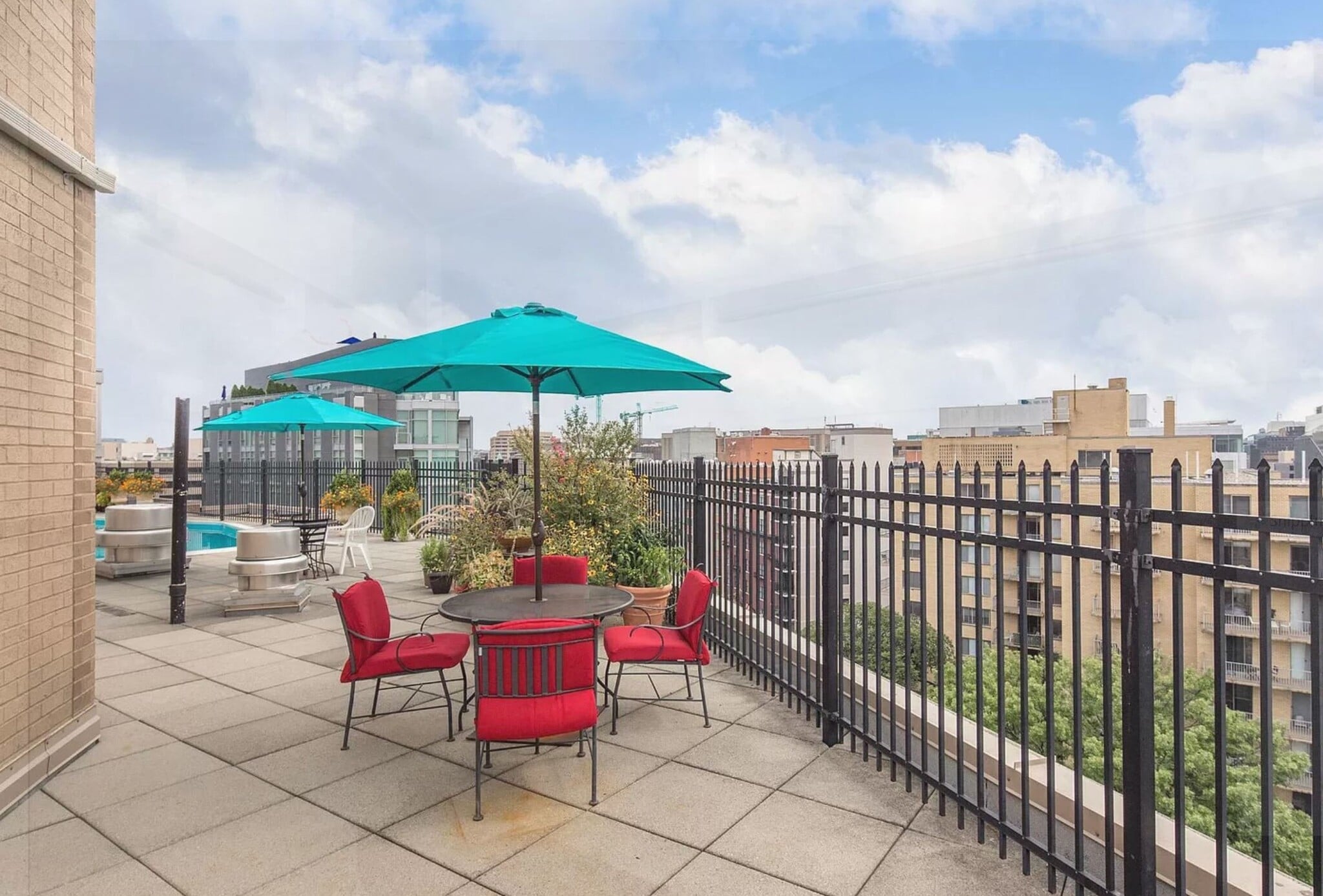 Rooftop Deck - 2201 L St NW