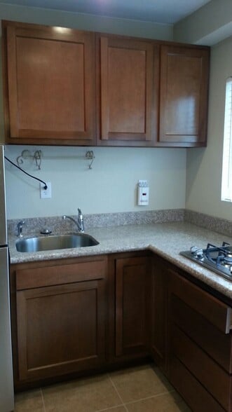 Building Photo - 7008 Dennison St