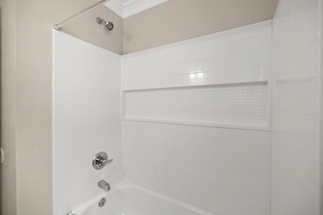 Building Photo - 200 Spencer Dr