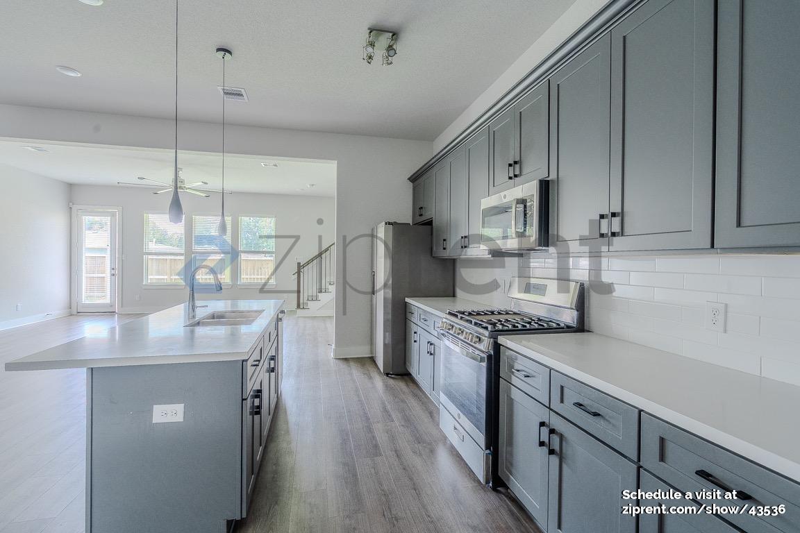 Building Photo - 4614 Redbud St