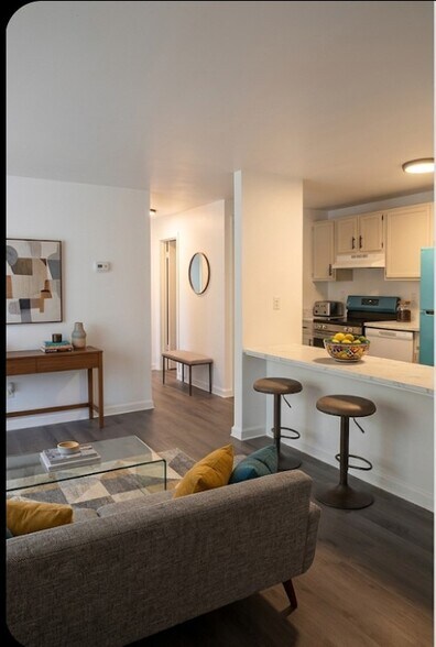 Building Photo - 9333 Old Concord Rd