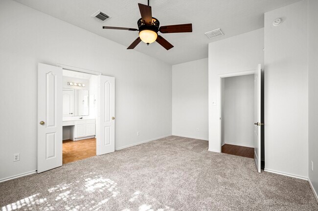 Building Photo - 9907 Brandywood Cir