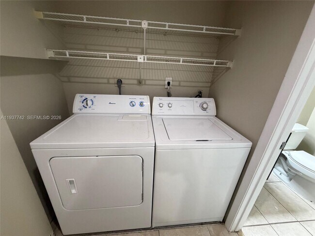 Building Photo - 1206 San Remo Cir