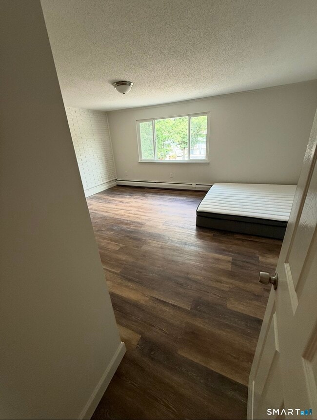 Building Photo - 146 Churchill Dr