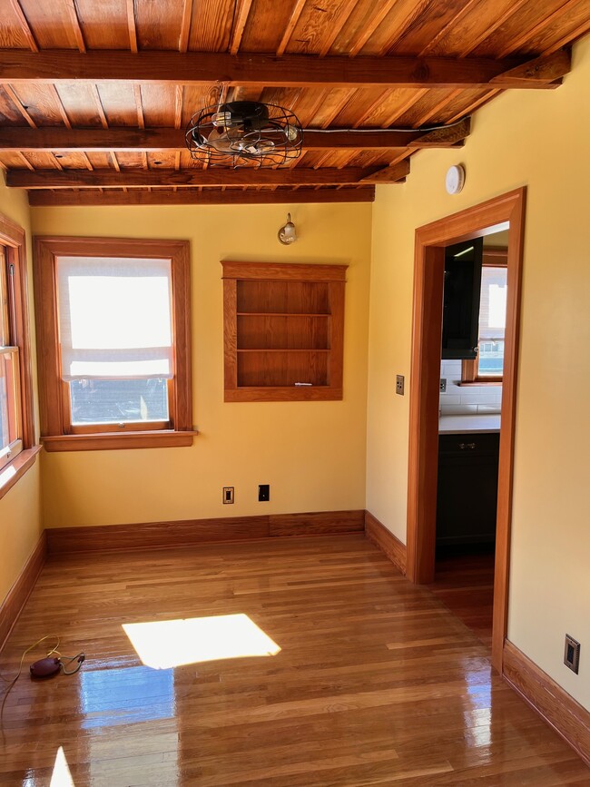 Sunroom off the Kitchen - 1216 N Mariposa Ave