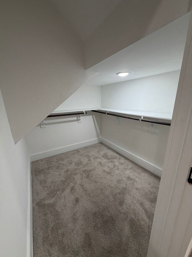 Building Photo - 3038 Live Oak St