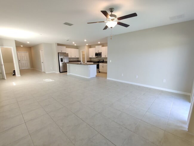 Building Photo - 7115 Samuel Ivy Dr