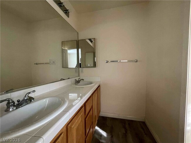 Building Photo - 861 Cavaison Ave