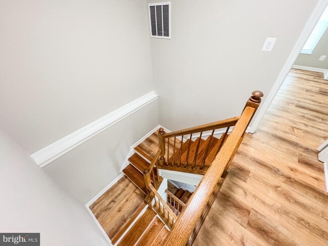 Building Photo - 6337 Littlefield Ct