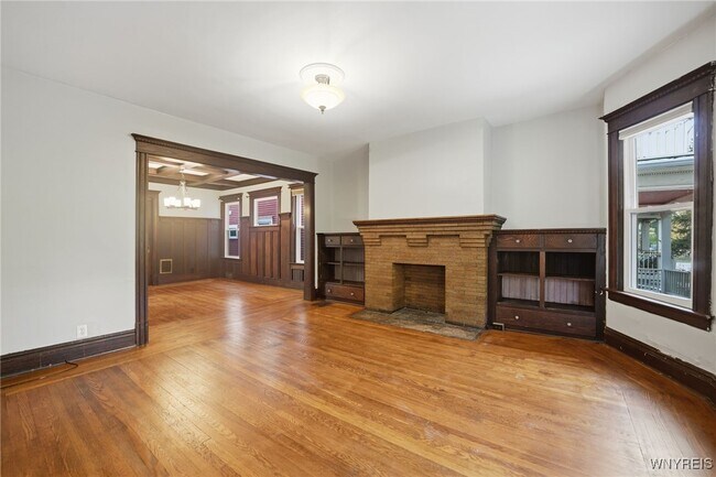 Building Photo - 830 Potomac Ave