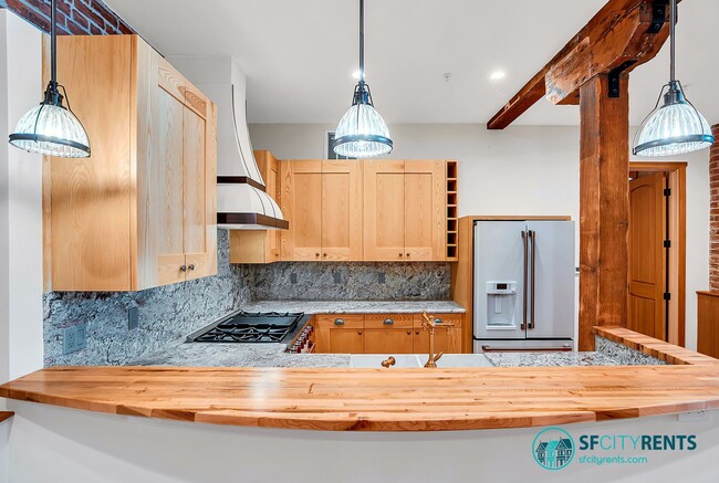 Building Photo - Intimate Super-Lux Home in Zen Garden Sett...