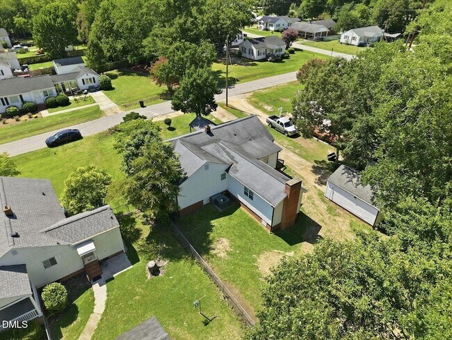 Building Photo - 301 N 9th St