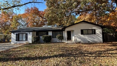 Building Photo - 381 Summerhill Rd