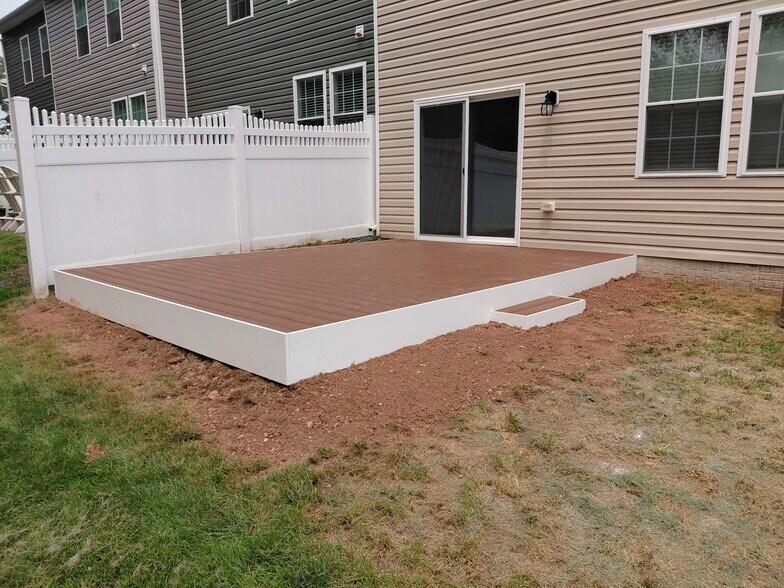 Building Photo - 330 Maple Run Dr
