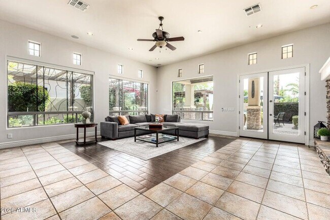 Building Photo - 10919 E Onyx Ct