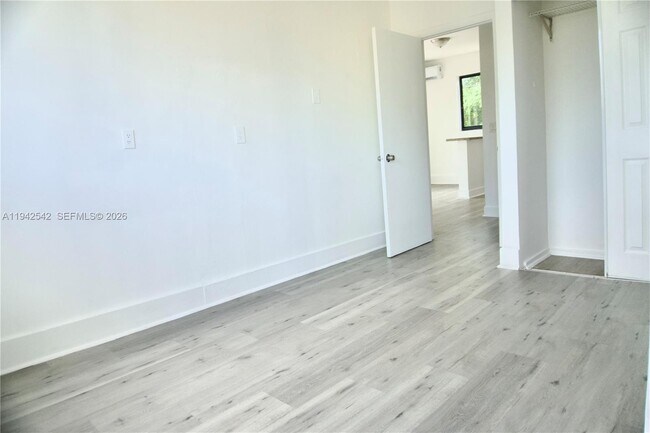 Building Photo - 337 SW 5th Ave