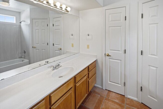 Building Photo - Elegant 4-Bed Home with Balcony & Backyard...