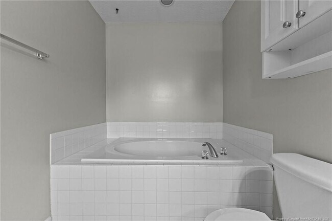 Building Photo - 1323 Shoshone Pl
