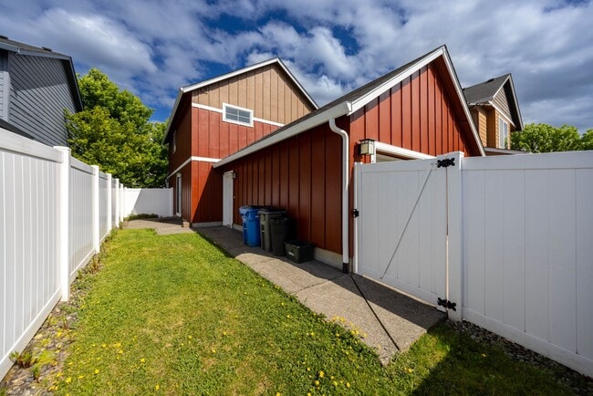 Building Photo - Three bedroom home one block from Battle Ground Village. - With AC