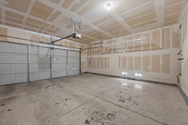 Building Photo - 2721 Villa Cordova Ct