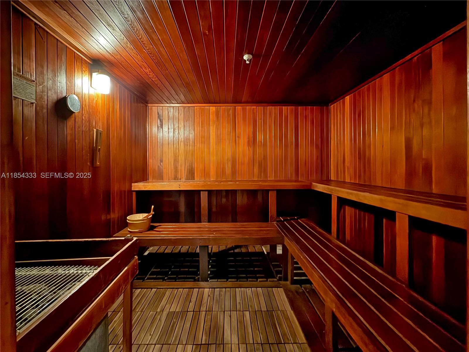 Building Photo - 848 Brickell Key Dr