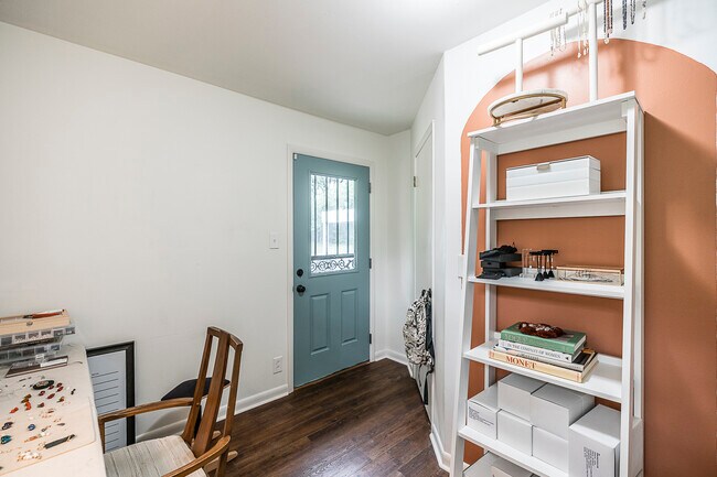 Building Photo - 1813 Welcome Ln