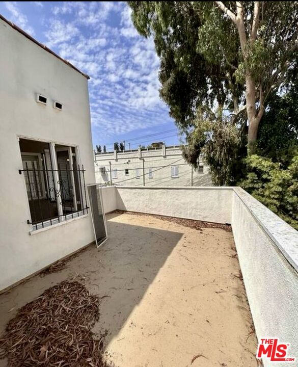 Building Photo - 459 N Orange Dr
