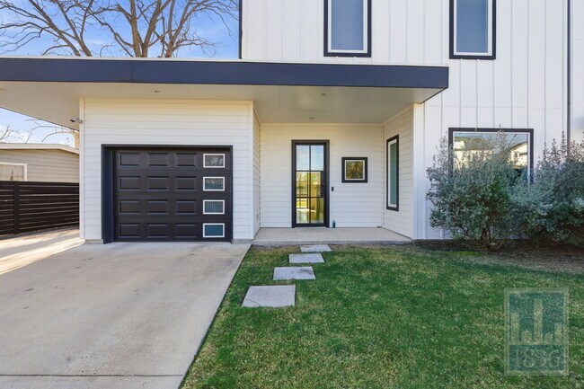 Building Photo - 4701 Sara Dr