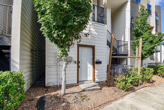 Building Photo - 4106 McKinney St