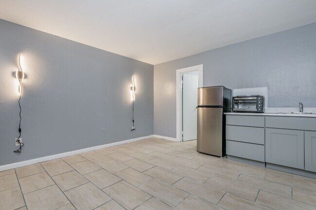 Building Photo - La Luna Luxury Suites