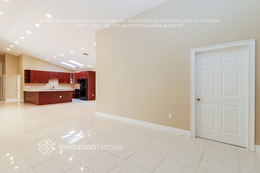 Building Photo - 2202 Curtis Dr N