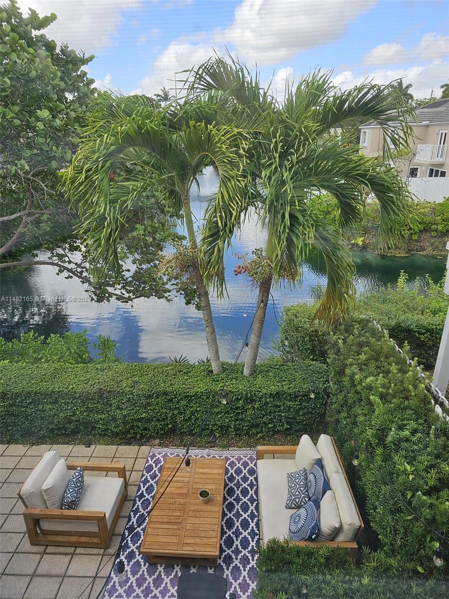 Building Photo - 5570 SW 70th Pl S