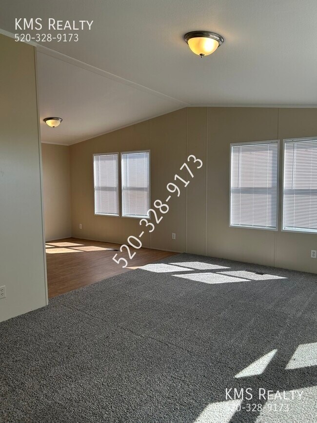 Building Photo - 6269 S Randall Blvd