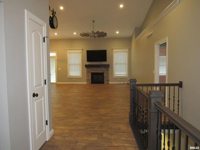 Building Photo - 1659 Celtic Ct